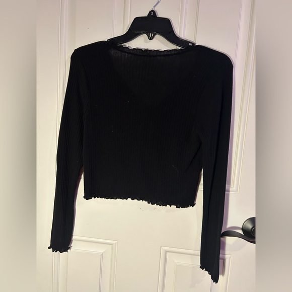 Beautiful black long sleeve from Gaze! - Picture 2 of 3